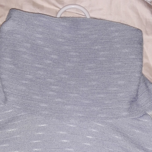 Blue turtle neck - Picture 3 of 3